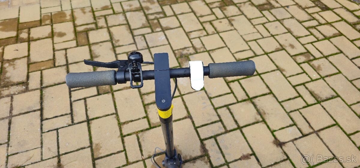 Xiaomi Mi Electric Scooter Essential – TOP STAV – nové pneu - 5
