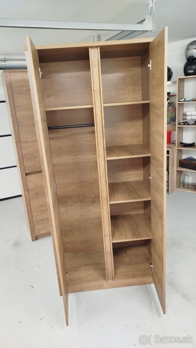 Skriňa / šatník - 5