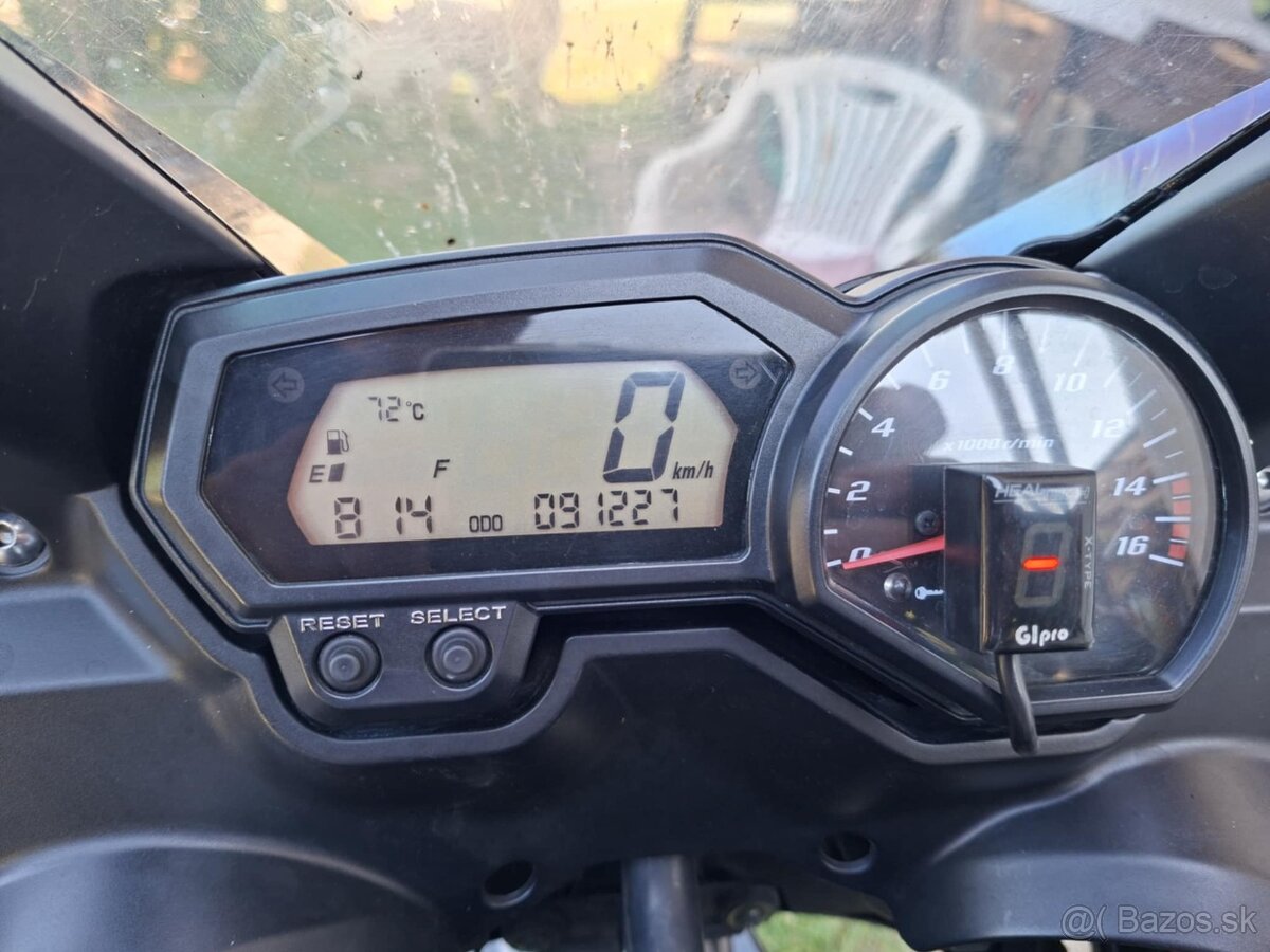 YAMAHA FZ6 S2 - 5