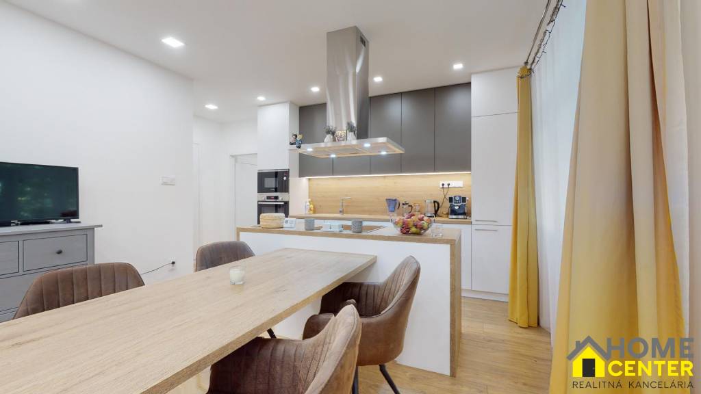 PREDAJ : LUXUSNÝ, PRIESTRANNÝ TEHLOVÝ BYT - 5