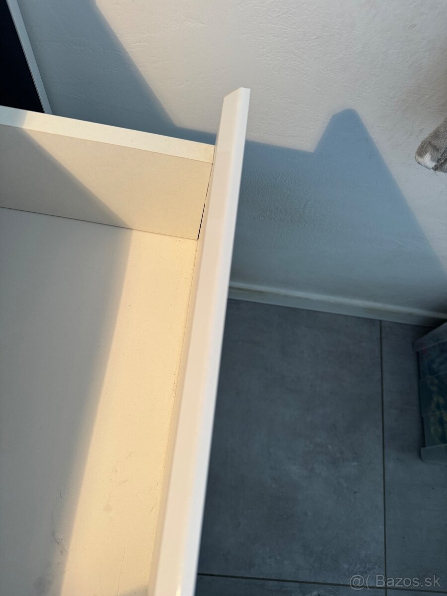 Predám modernú bielo-čiernu komodu - 5