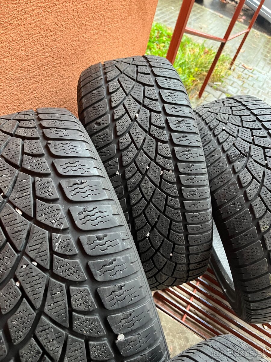 Dunlop 225/45/ R17 - 5