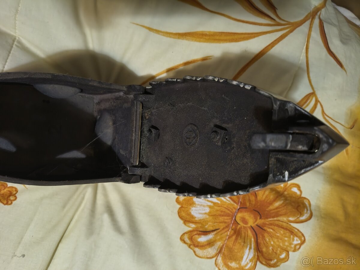 Starožitná žehlička - 5