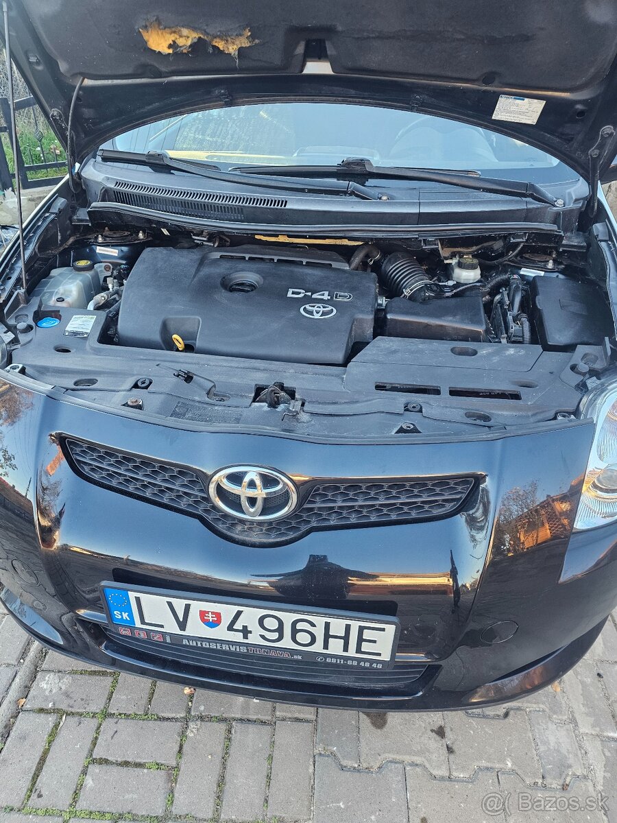 Predam toyota auris 1.9 ročnik 2009 - 5