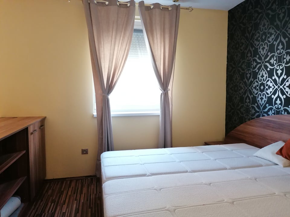 December: 2izb byt so zariadením + parkovaním, Záhradnícka - 5