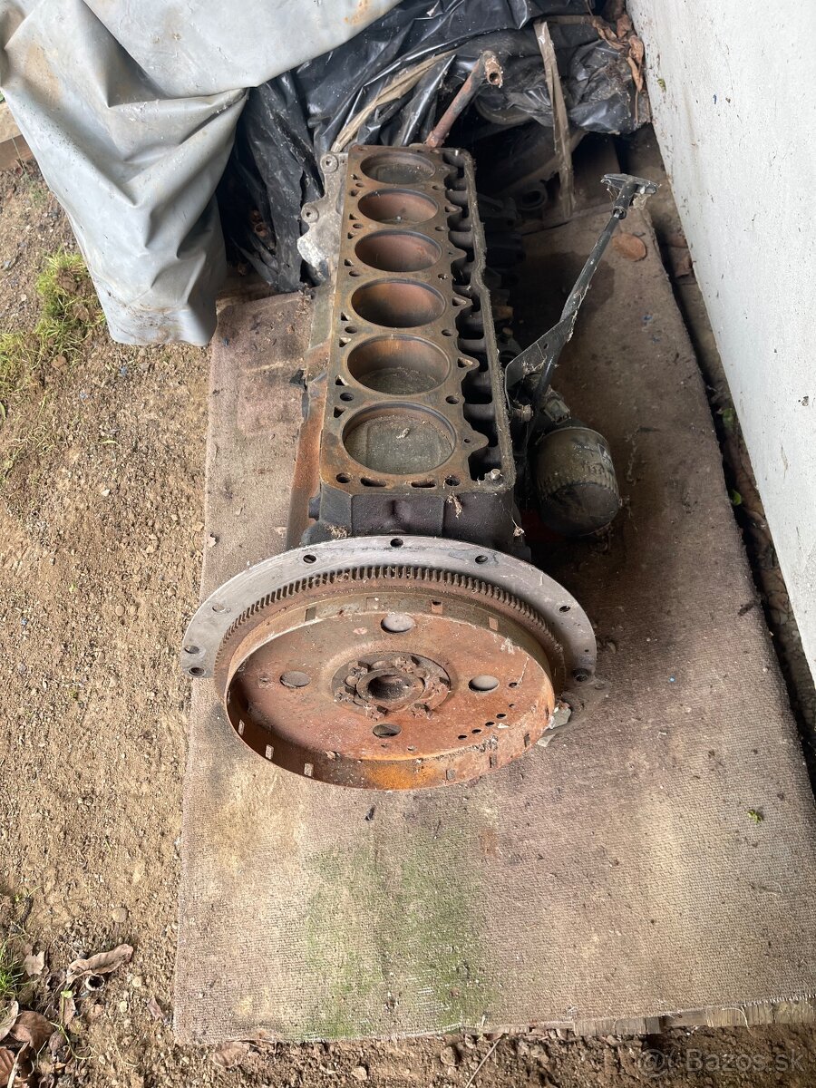 Jeep xj,zj Blok motora 4.0HO - 5
