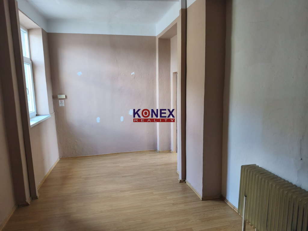 NA PREDAJ – MULTIFUNKČNÁ BUDOVA v centre Sobraniec - 5