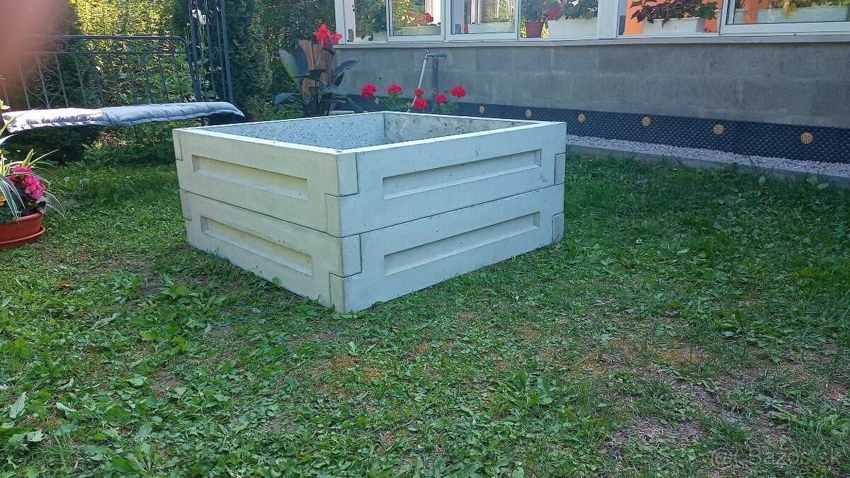 Vyvýšené betónové záhony - 5