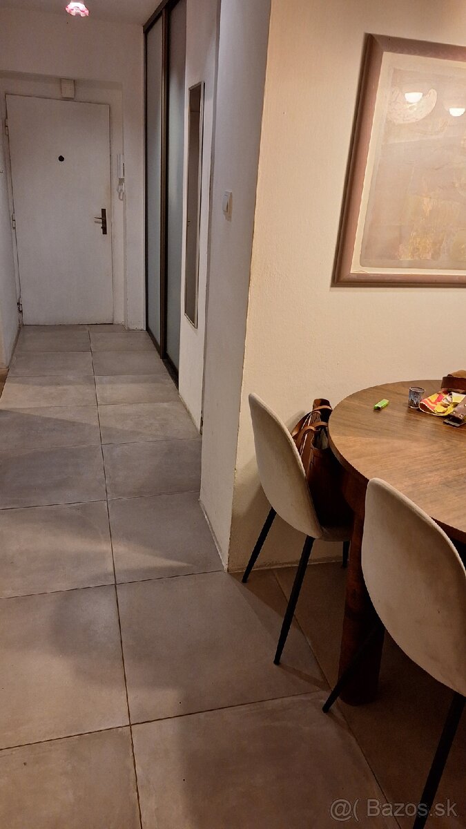 Predám 3 izbový byt - 5