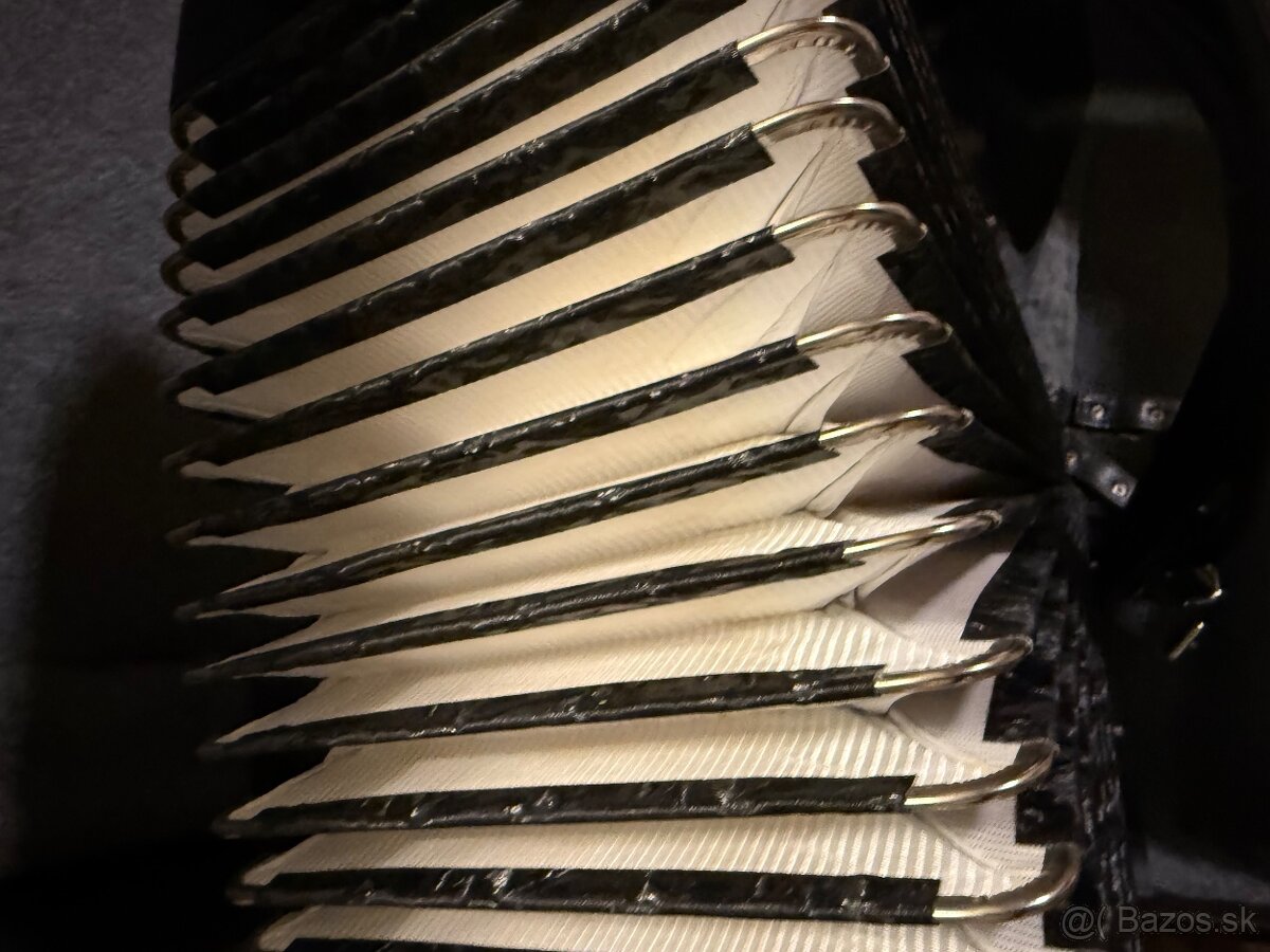 Akordeón Walther Corsar 4 hlas - 5