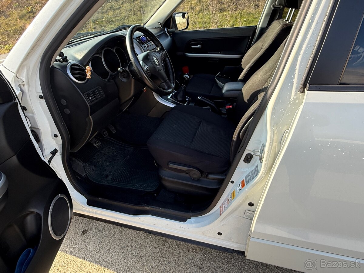 Suzuki Grand Vitara 2.4 - 5