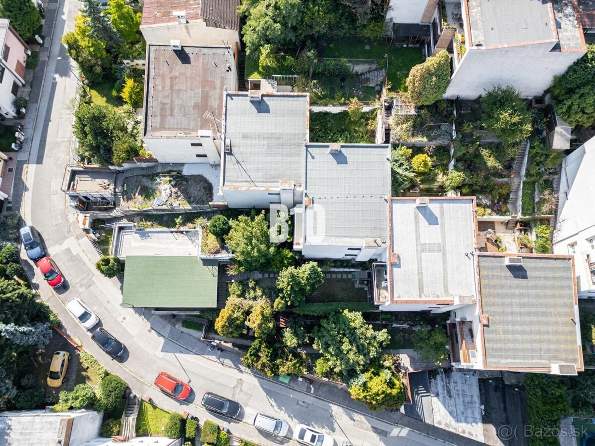 PREROBTE SI PODĽA SEBA DVOJGENERAČNÝ DOM V TICHOM PROSTREDÍ - 5