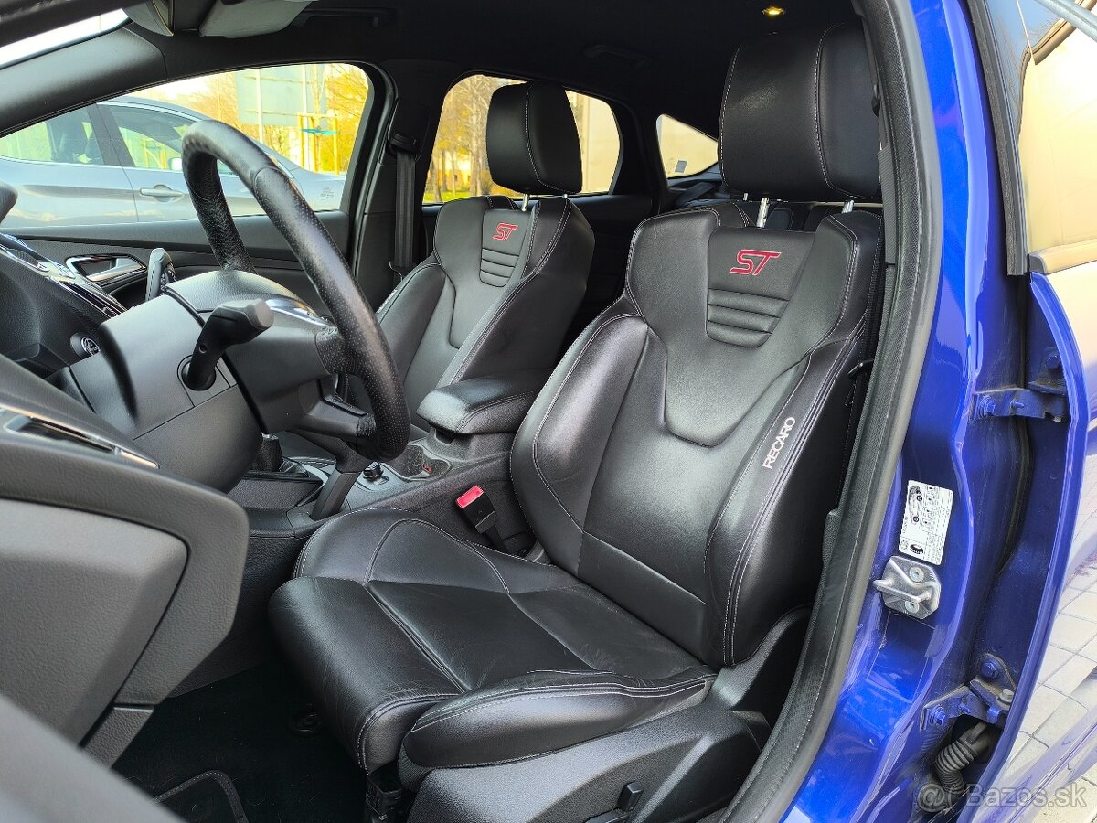 Ford Focus ST 2.0 EcoBoost SCTi - 5