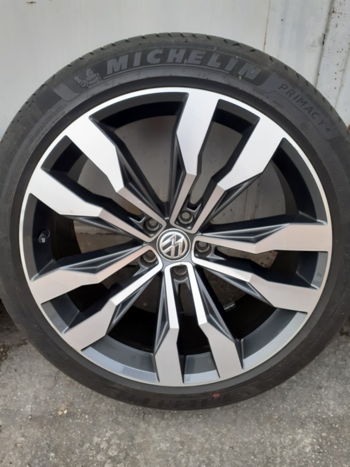 Disky s penuamtikami 235/45R20 - 5