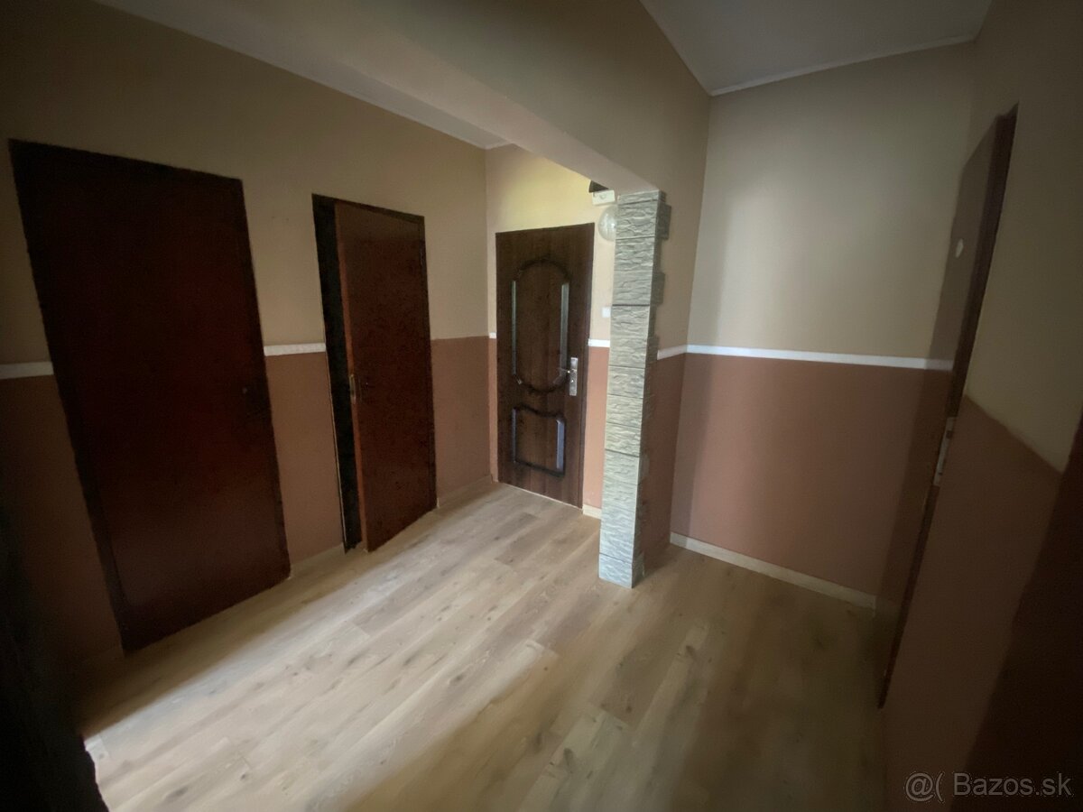 Priestranny 2-izbový byt na máji. - 5