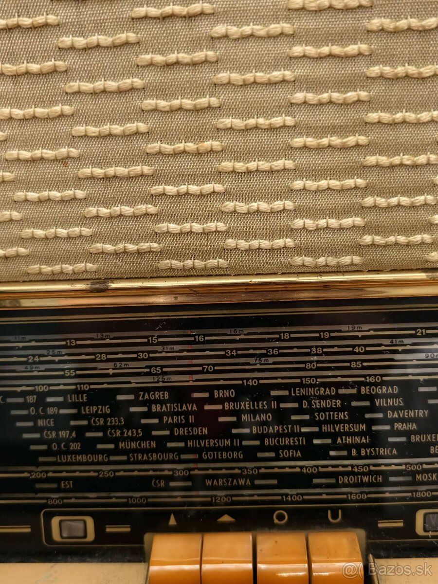 Rádio Tesla a starý stolík - 5