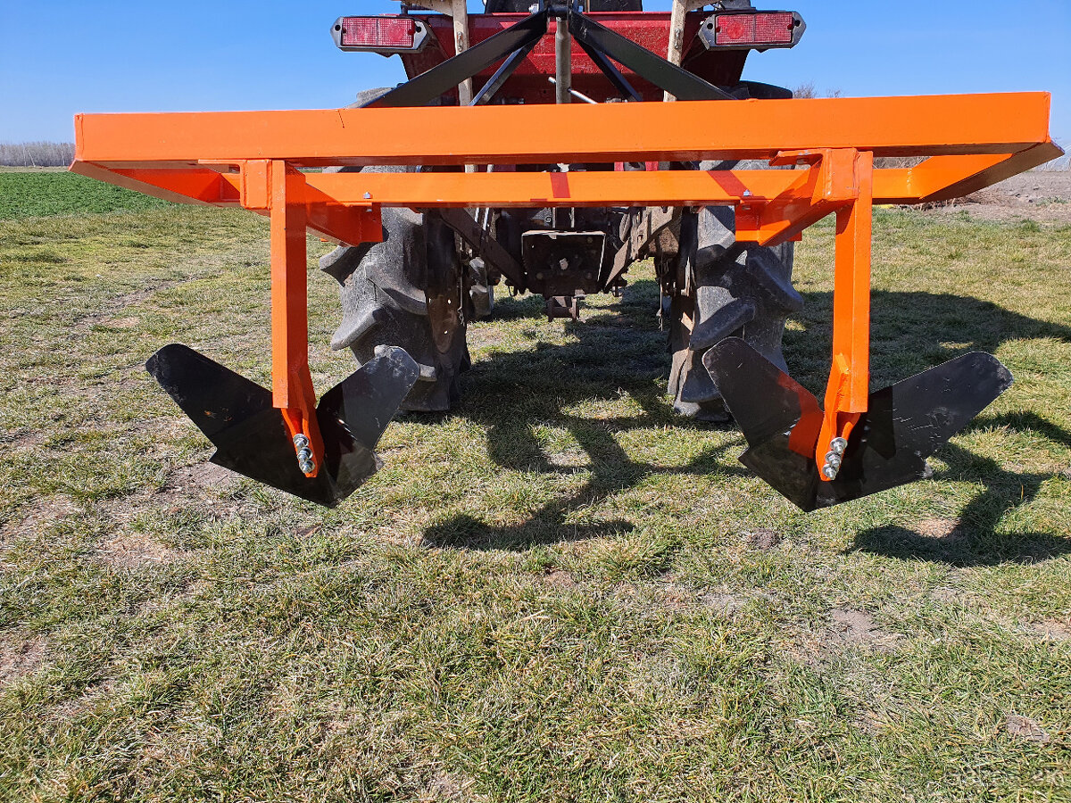 Pluh, riadkovač, mulčovač, tiahlo - traktor - 5