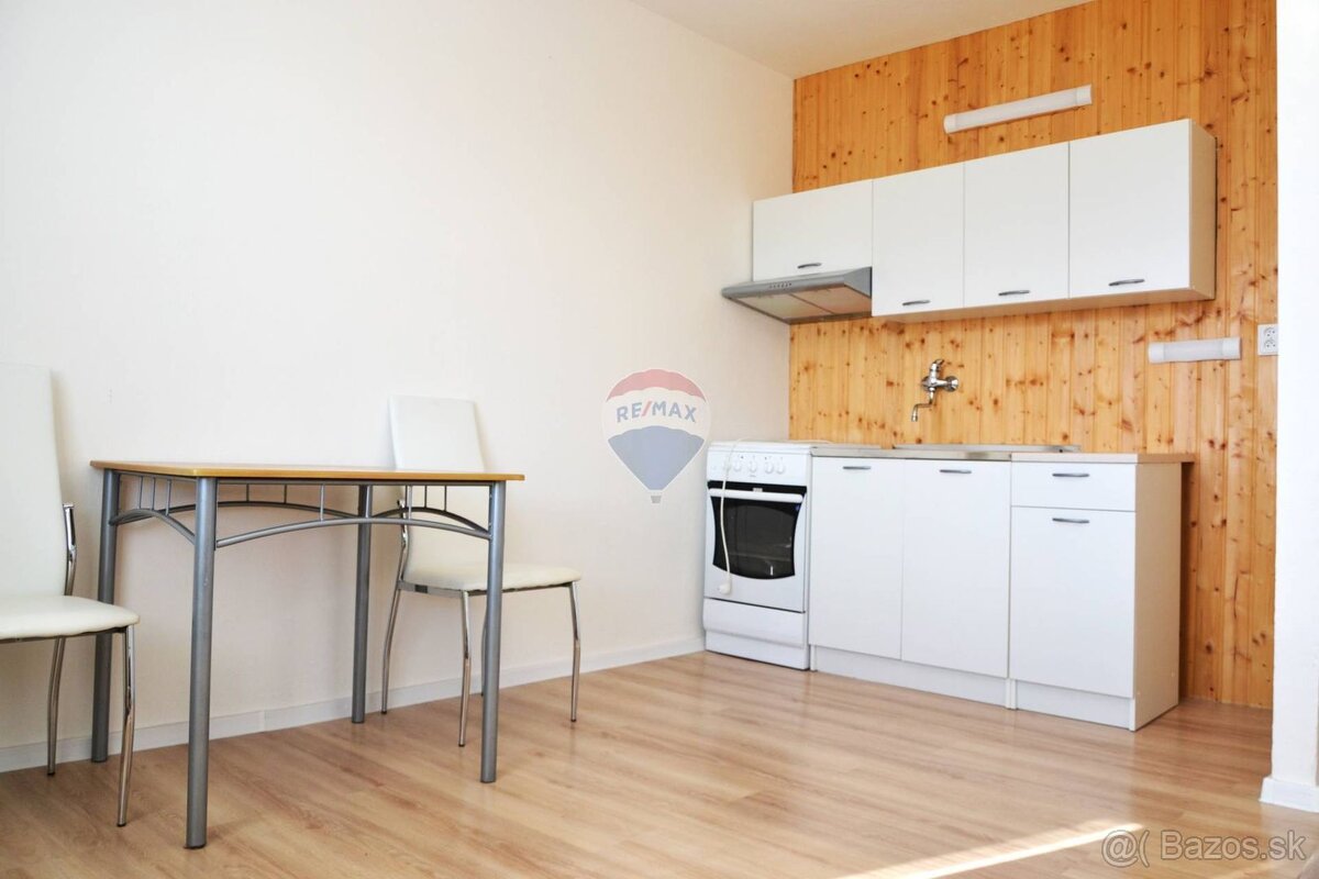 Na predaj 1- izb. byt v meste Poltár - 5