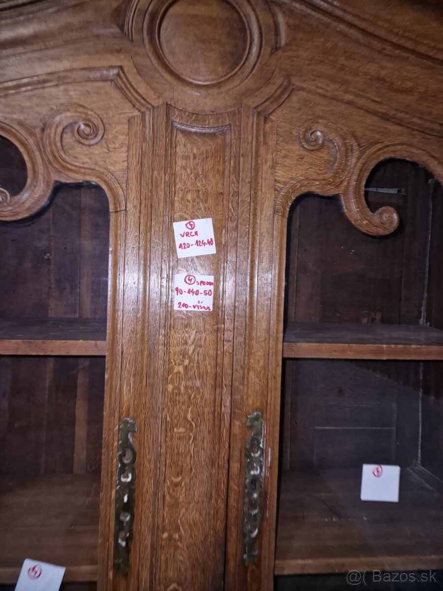 04 - Predám masívnu dubovú presklenú vitrínu – dvojdielna - 5