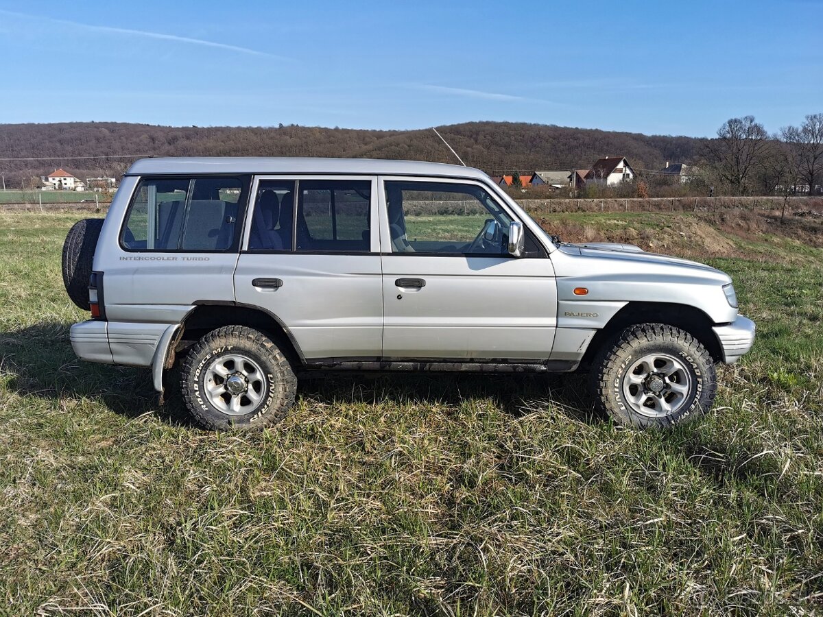 MITSUBISHI PAJERO GL 2.5TD 4x4 Model 2004 - 5