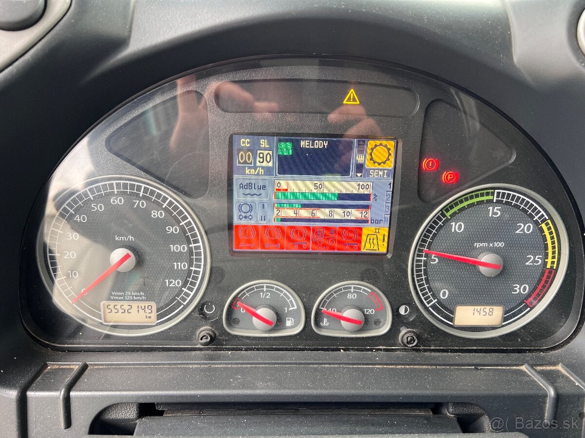 Tahač Iveco 420 + naves - 5