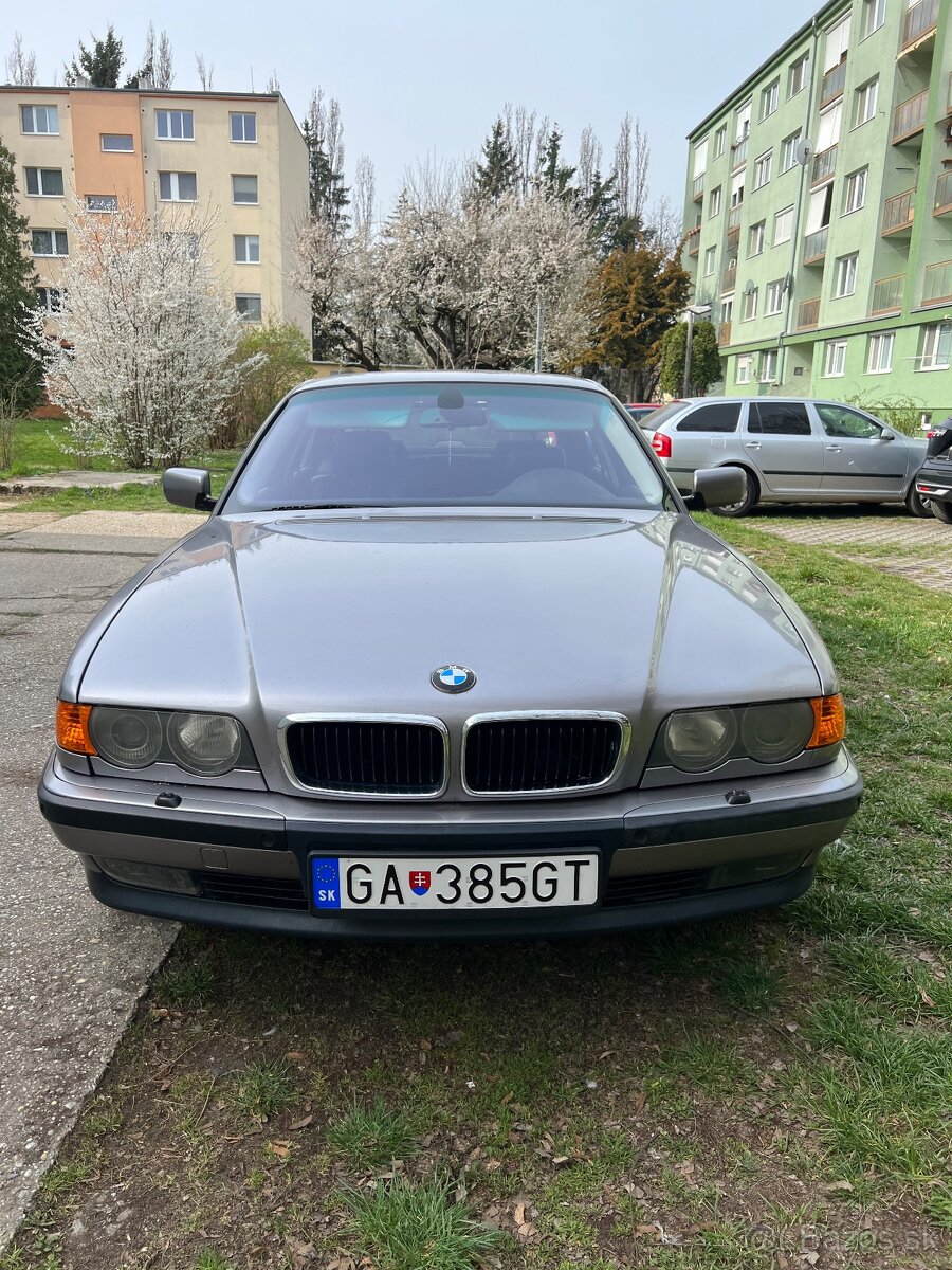 BMW E38 735i - 5