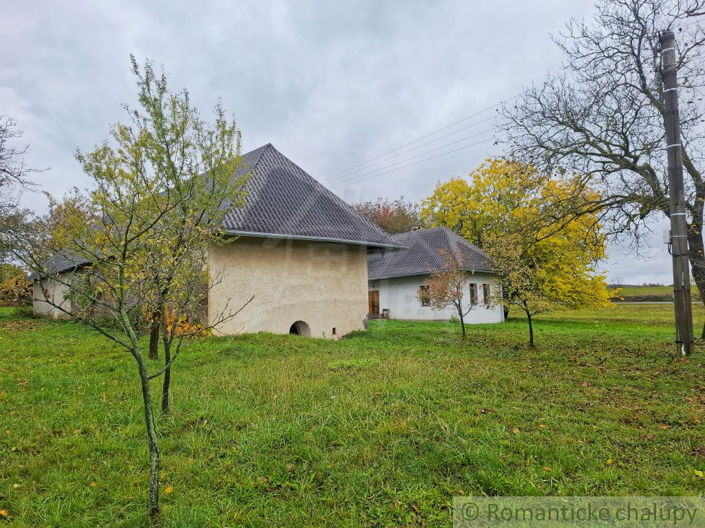 Priestranný pozemok s domami – ideálne miesto pre ranč, fa - 5