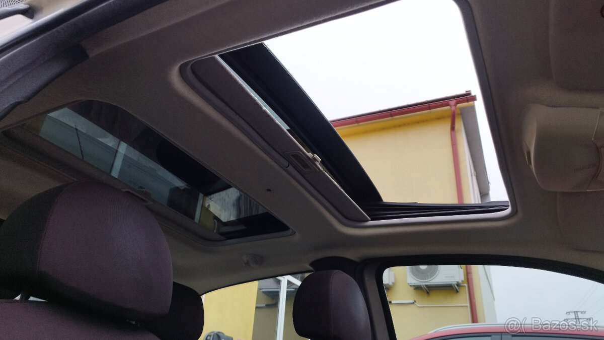 Predám Lancia Ypsilon 1.4 - 5