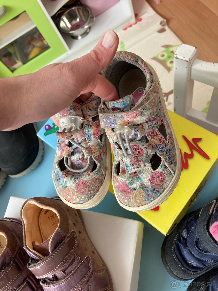 Dievčenské topánky č. 25 - 5