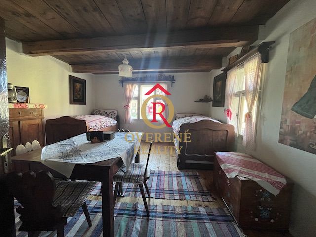 Útulná drevenička v tichej časti obce Komjatná - 5