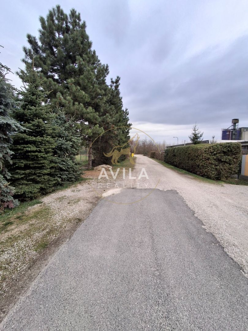 PREDAJ: 60€/m2 priemyselné pozemky s IS - 5