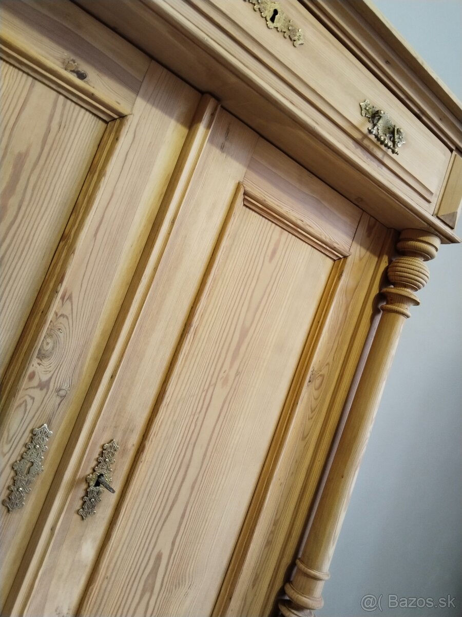 Krásná, stará, skříň, skříňka, vertiko po renovaci - 5