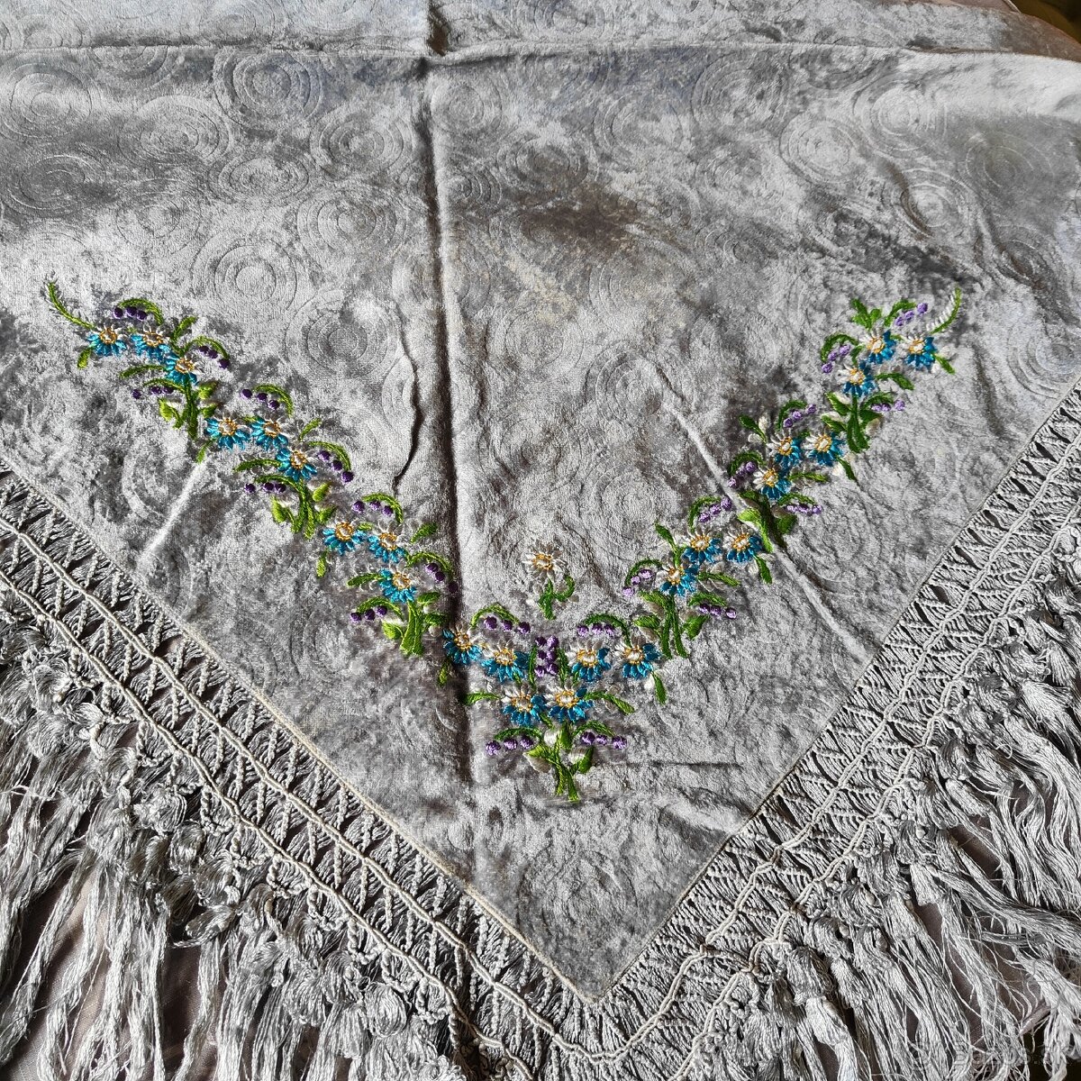 Stará šatka k piešťanskemu kroju - 5