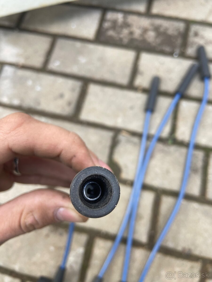 Lada Niva 1.7 sada zapalovacích káblov - 5