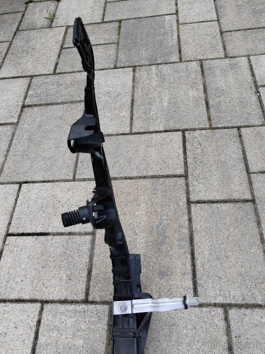 Mercedes vrchný montážny diel chladičov A2476207200 zámok ka - 5