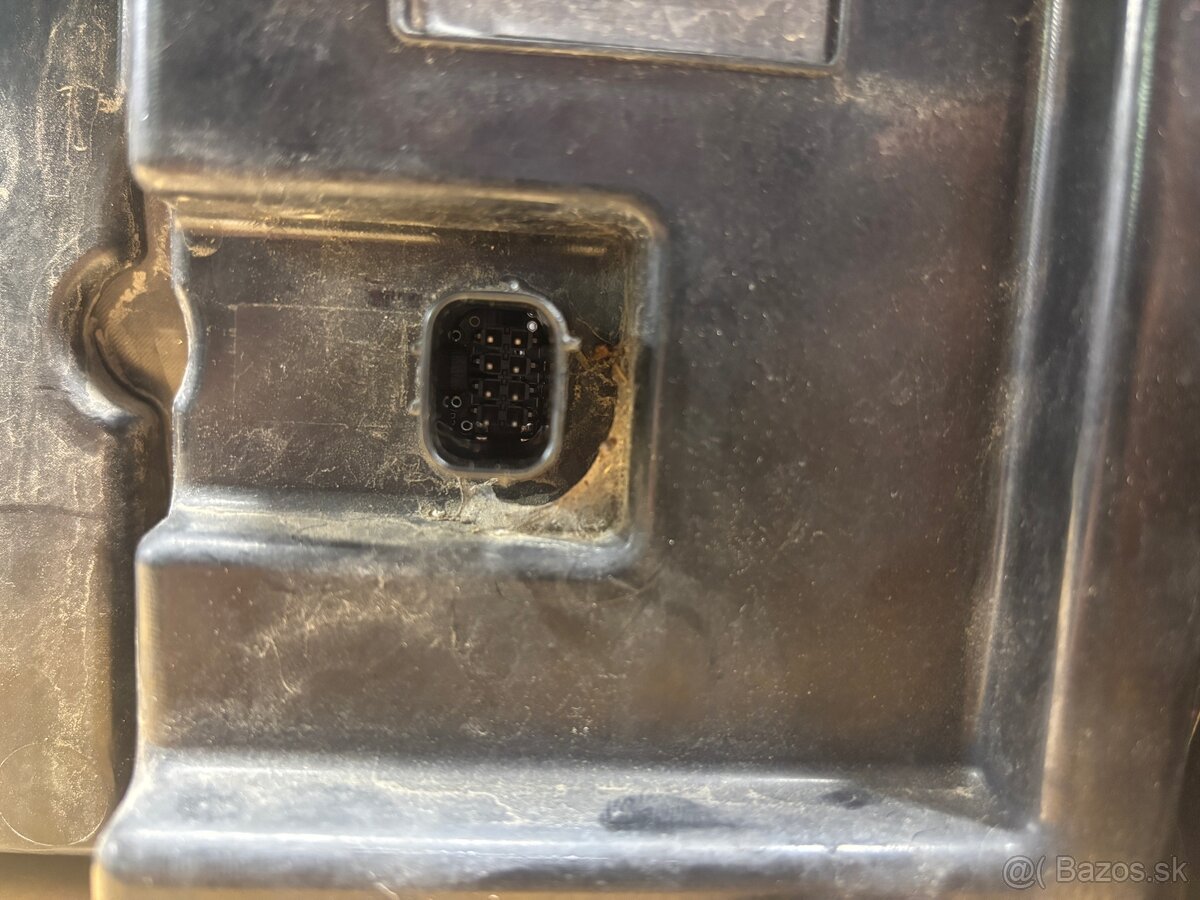 Predam zadné svetlo na Ford Mustang - 5