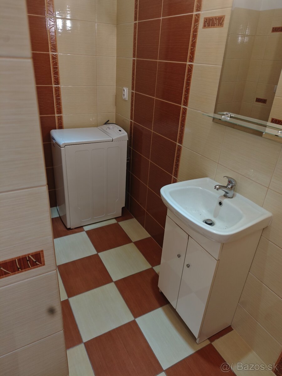 Predám 2. izbový byt s balkónom - 5