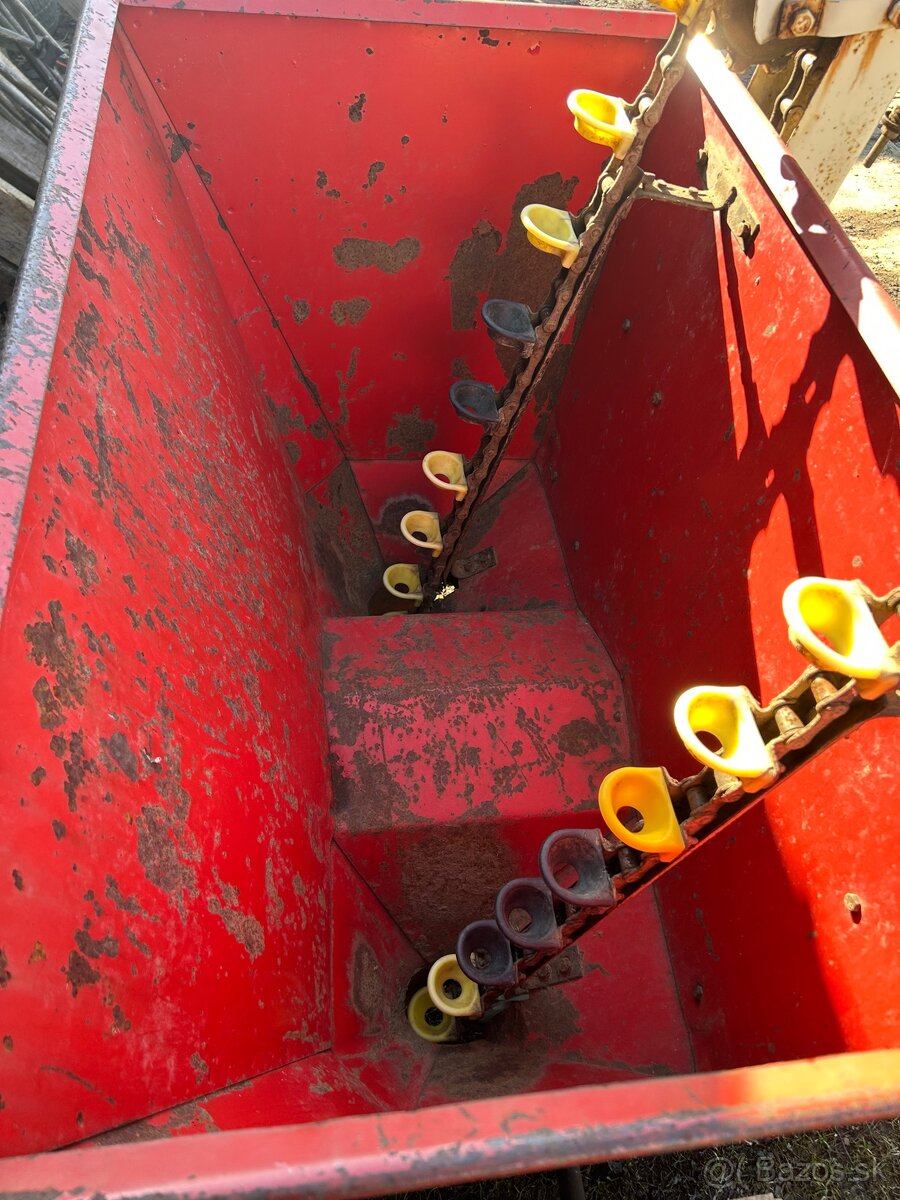 Predám sadzač zemiakov Akpil - 5