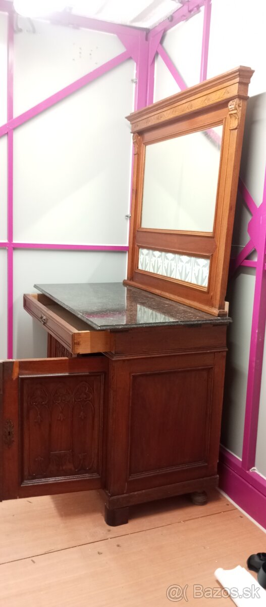 Predám starožitný toaletný stolík. - 5