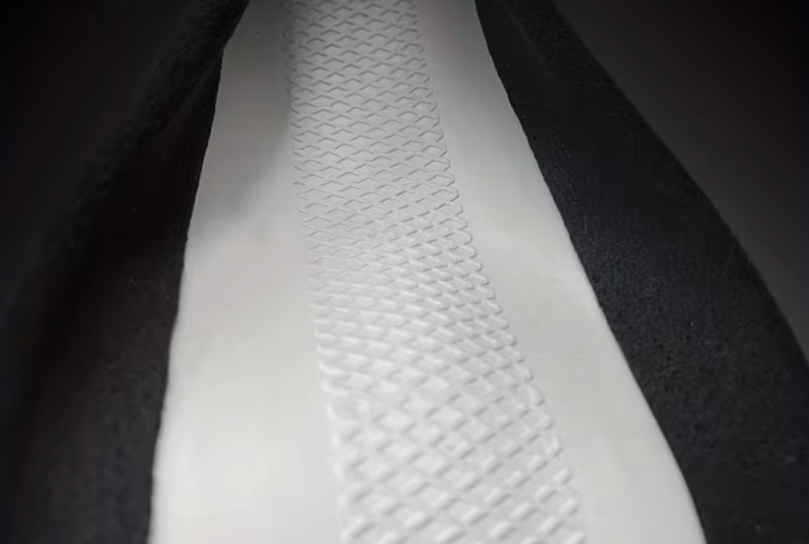 Predám kryt volantu z Alcantary na Tesla model 3/Y 36cm - 5