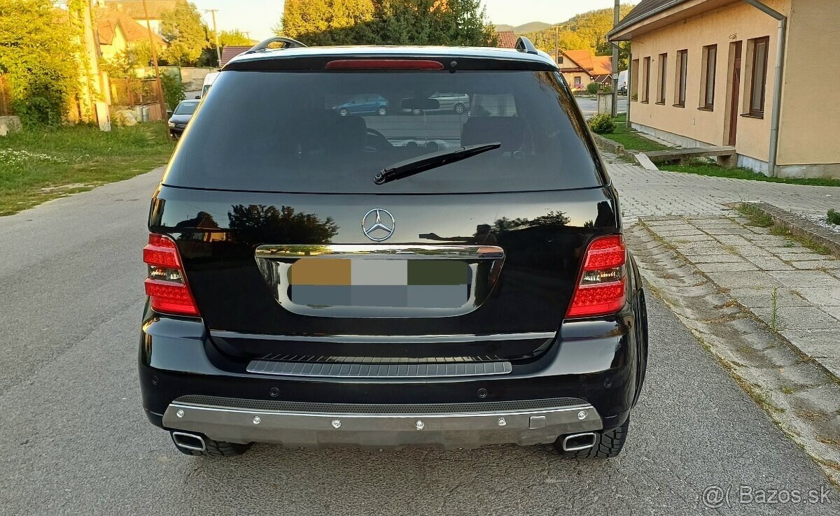 Mercedes Benz M-Trieda ML 320CDi 165KW 4-Matic 7-A/T SUV
