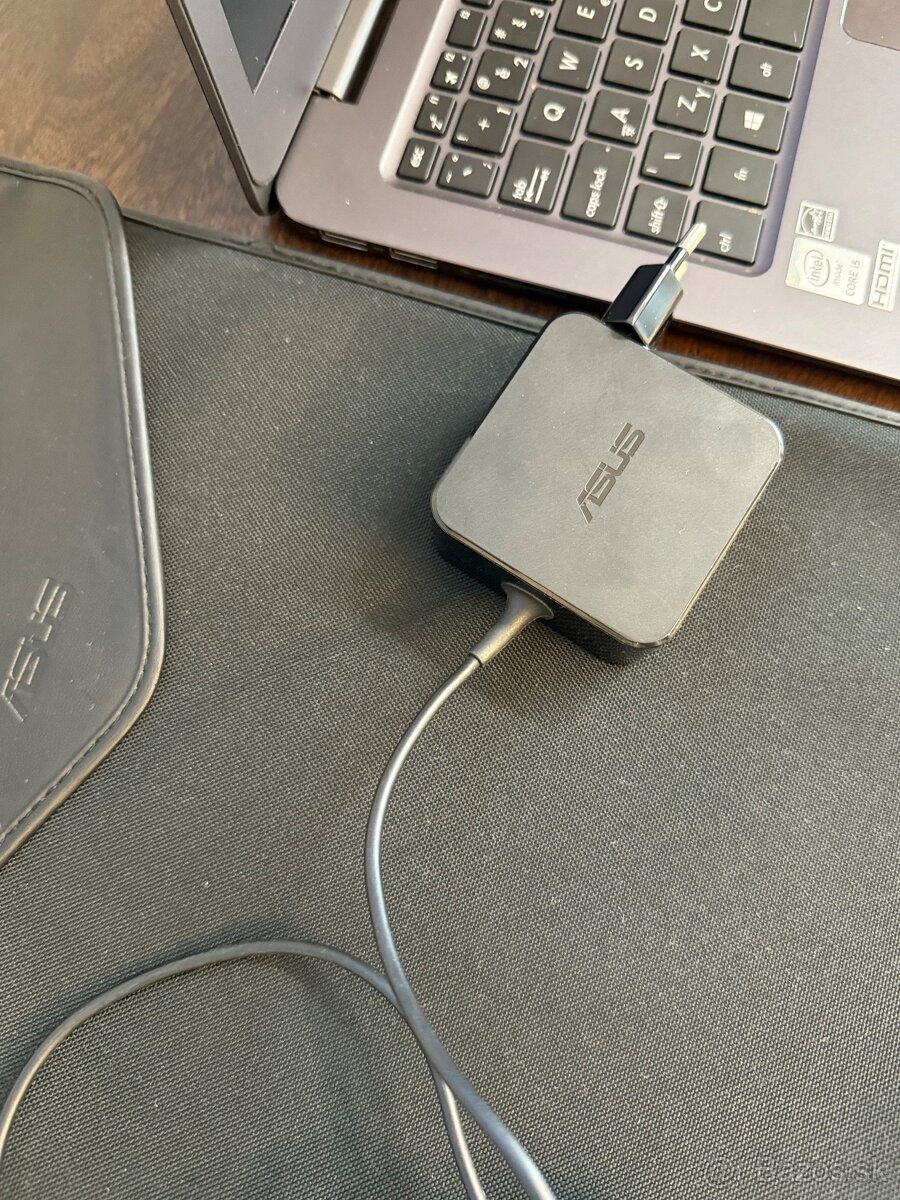 ASUS Zenbook UX305LA - 5