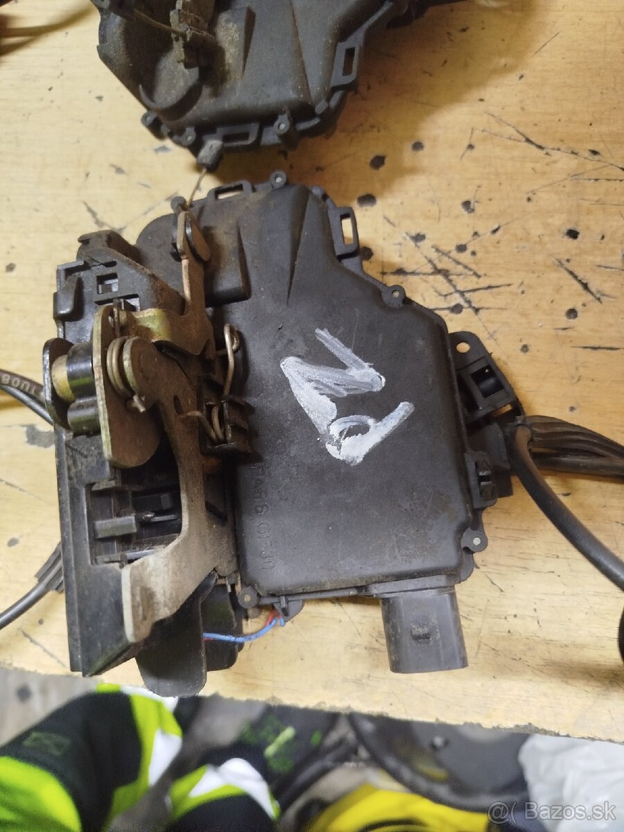 Zámky dverí golf 4 - 5