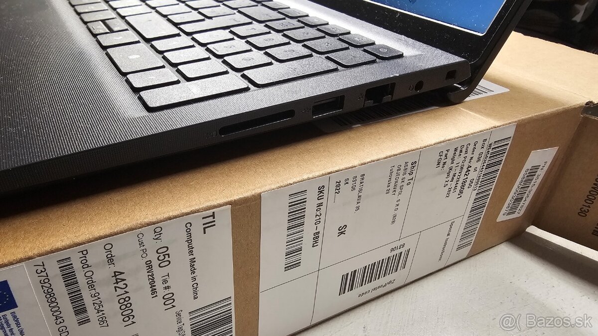 Zachovalý notebook Dell - krabica, nabíjačka, záruka - 5