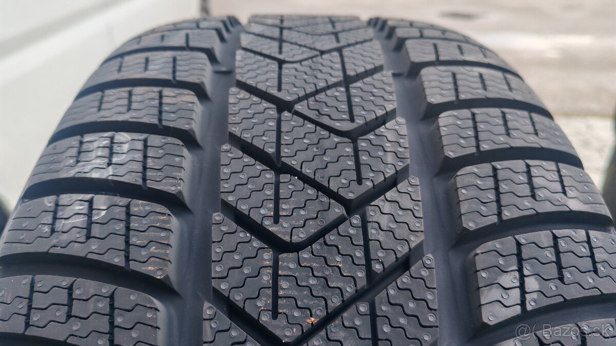 Zimné pneu 245/45 R19 --- PIRELLI - 5