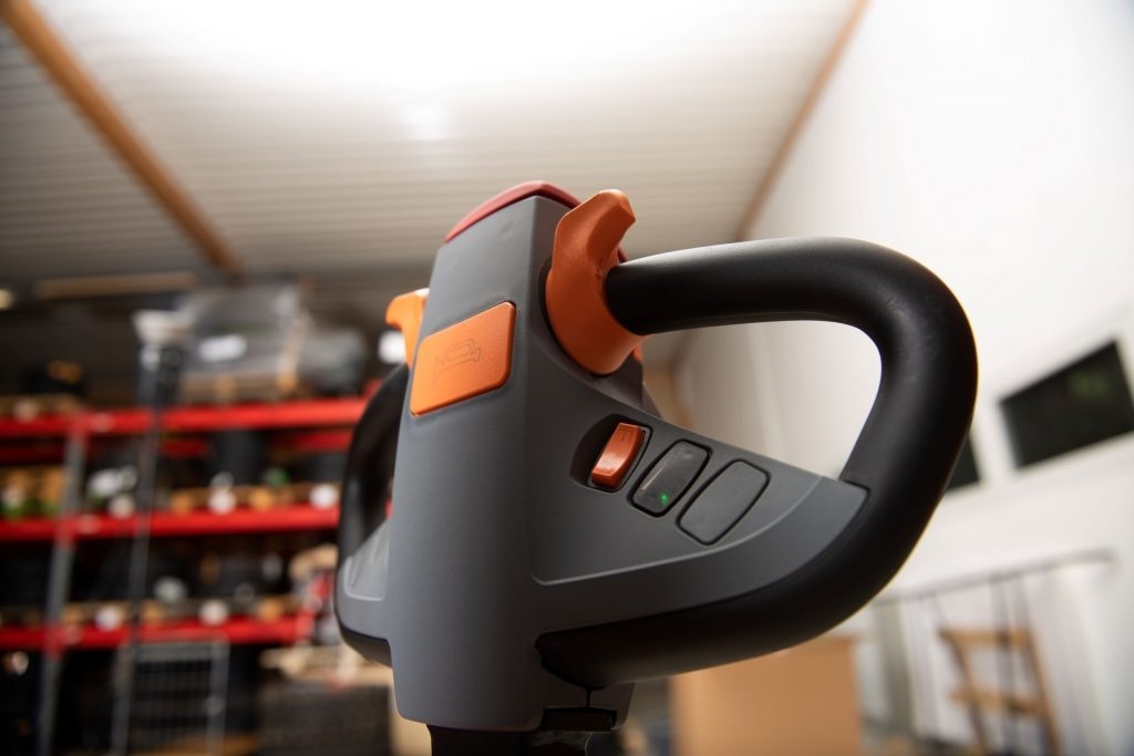 Ručne vedený el.vysokozdvižný paletový vozík Heli 1,5t. - 5