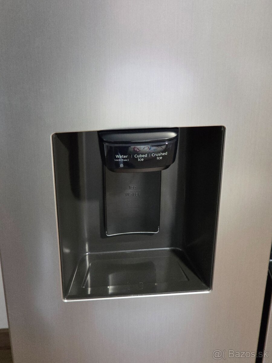 Chladnička Samsung RS67A8810S9/EF, top stav - 5