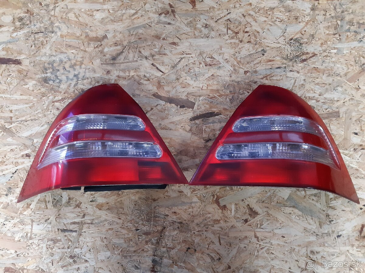Zadné svetlá Mercedes ML / S / C - 5