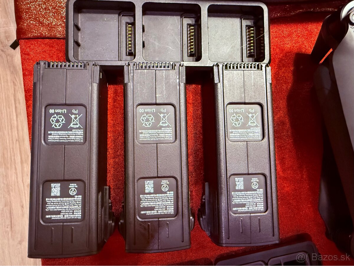 Dron DJI Mavic 3 - Fly More Combo - 5