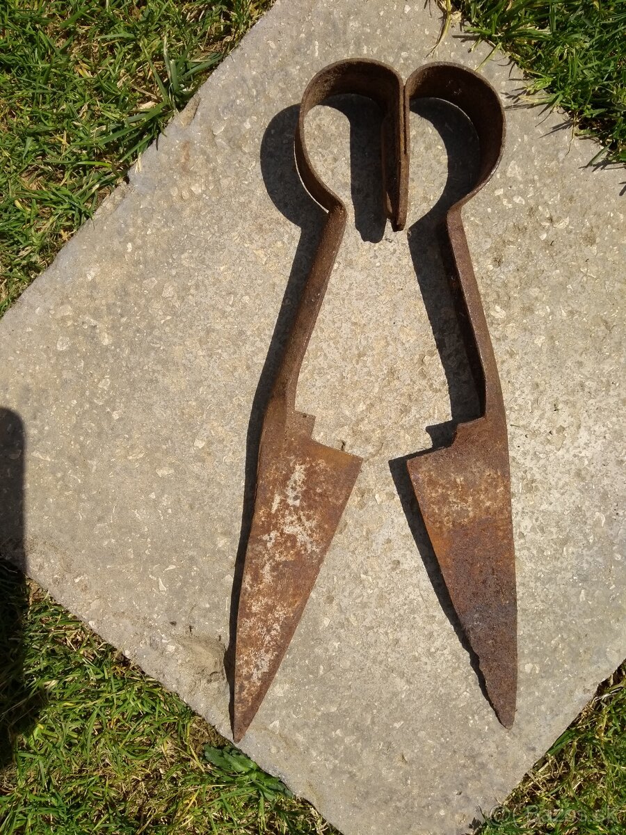 Starý kufor a nábytok - 5